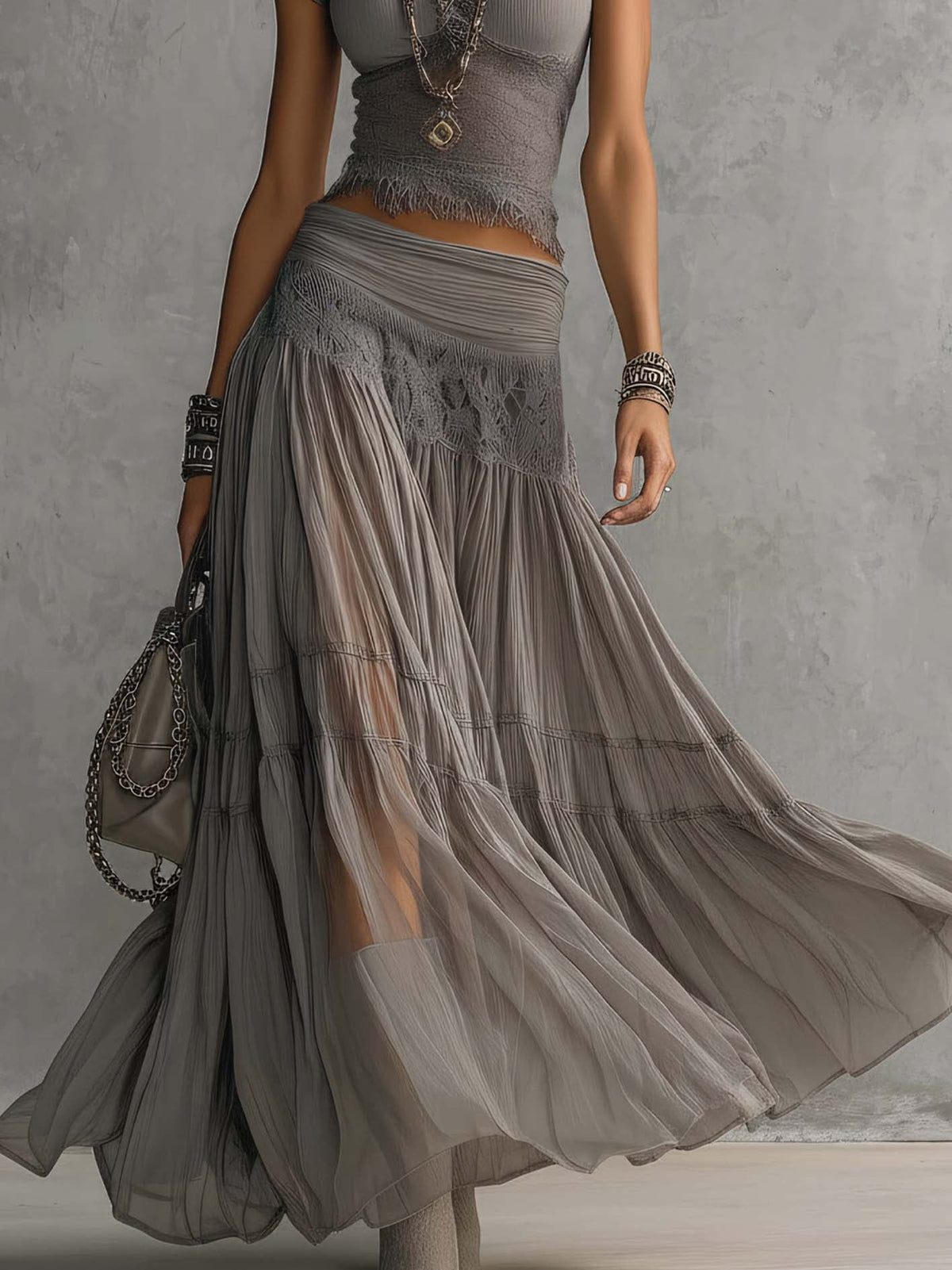 BEATRICE | Set Top in Pizzo Grigio e Gonna Maxi Plissettata