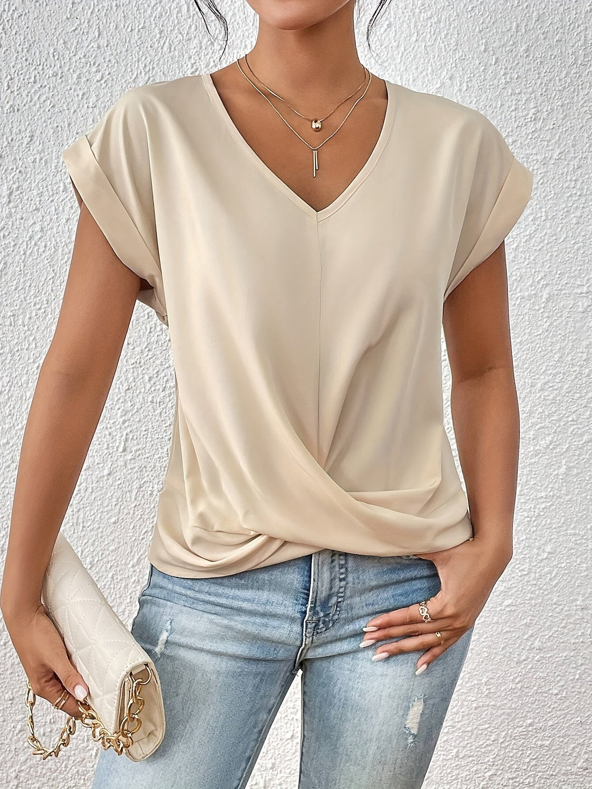 Cleo | T-Shirt Classica con Scollo a V