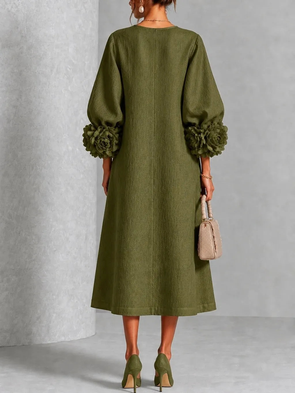IVY | Abito Midi Floreale con Maniche a Canna di Rosa